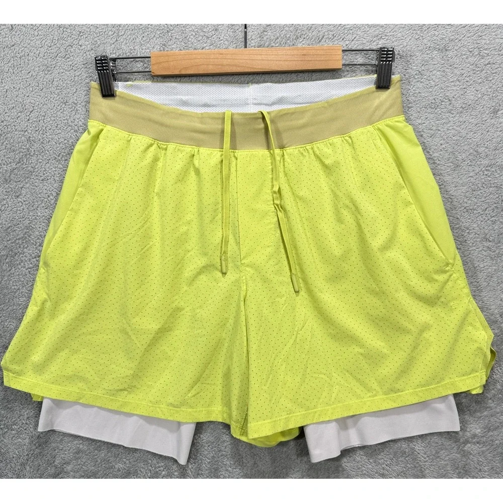 Lululemon Mens Medium Yellow White Vented Tennis Shorts 6